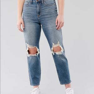 Hollister Ultra High Rise Mom Jeans